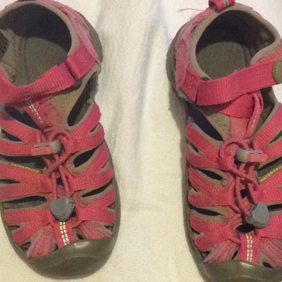 Keen Sandals - Picture 1 of 8